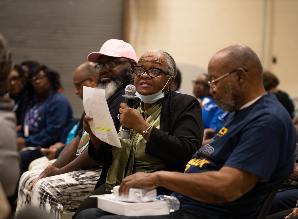 Gloster town hall secures support in fight for clean air