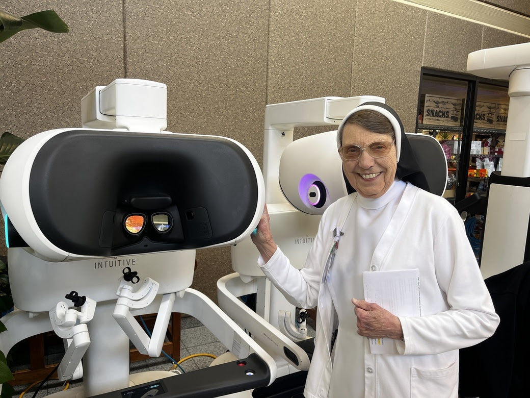 FMOL Health | St. Dominic hosts hands‑on community event featuring the da Vinci 5 Mobile System